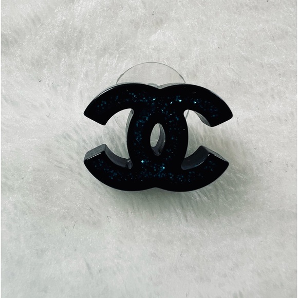 Chanel CC 2017 Resin Studs with Box - Picture 9 of 11